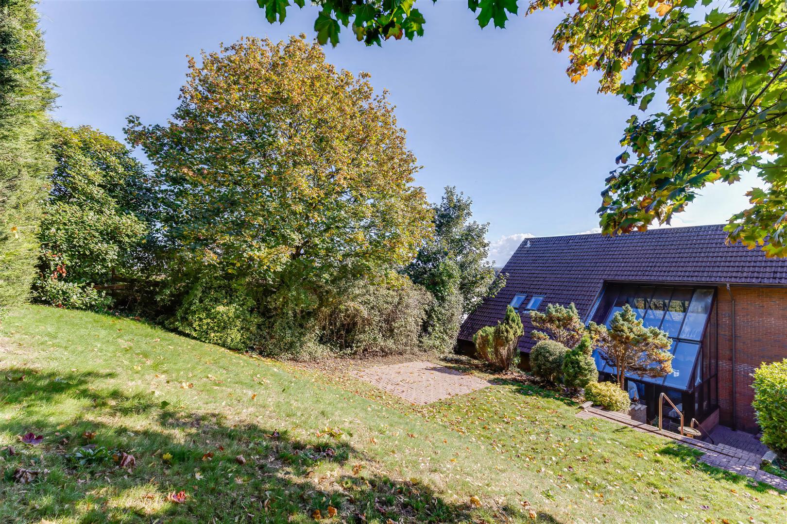 Marchglade, 12 Kings Ride, Dinas Powys, CF64 4BA